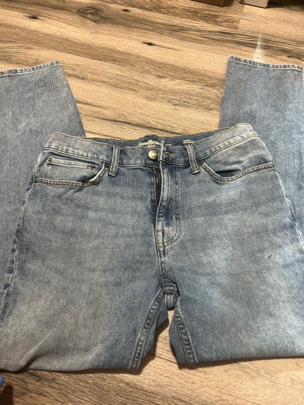 Goodfellow & Co Light Wash Straight Leg Men’s Jeans- worn 1-2 times, 33 x 32